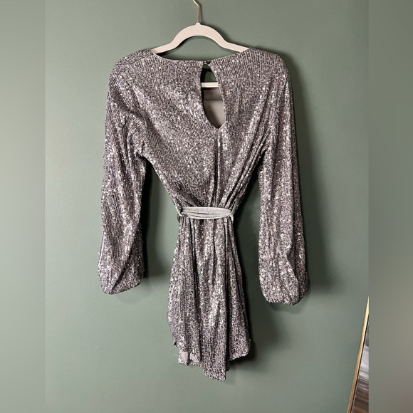 Silver sequin dress with velvet tie - Picture 3 of 5